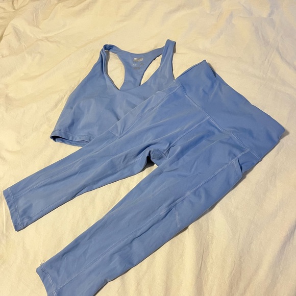 *NWT* MATCHING SET! DKNY SPORT V-neck sports bra (S) and short legging (XS) - Picture 5 of 7